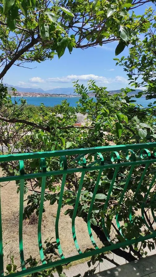 Mlada Apartment & Private Parking Trogir