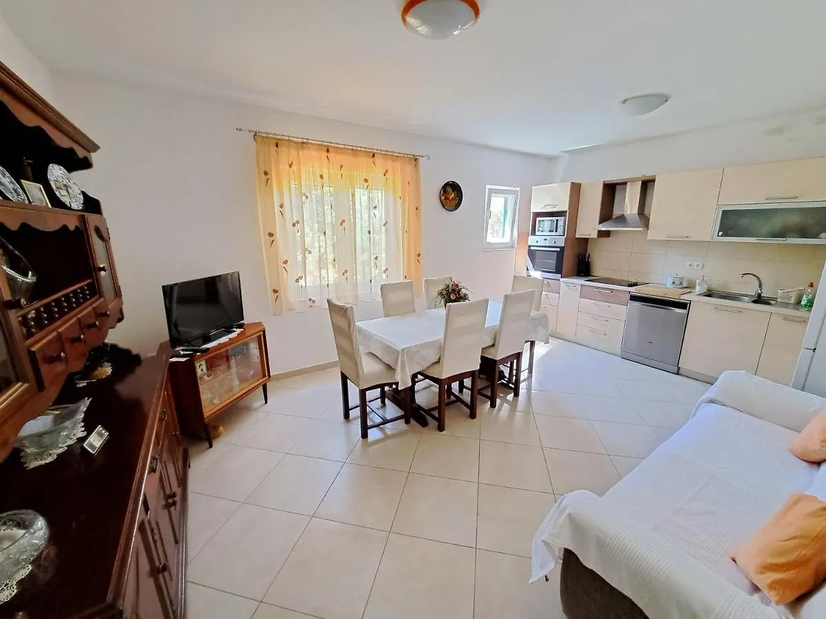Mlada Apartment & Private Parking Trogir